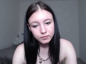 girl
        alexa_little cam image #1752832