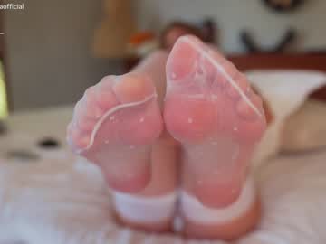 girl
        emilia98xxx cam image #2392297
