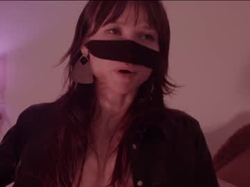 girl
        chaturbatable cam image #3232233