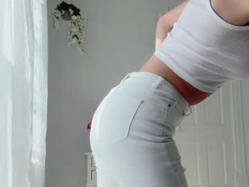 girl
        littlegreekflower cam image #6302766