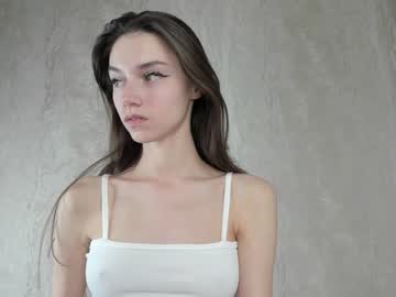 girl
        cutie_ghostie cam image #3592925