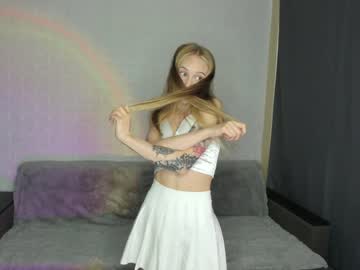 girl
        sandra_buika cam image #1906584