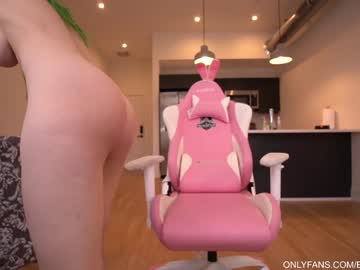 girl
        bailey_eilish cam image #1432899