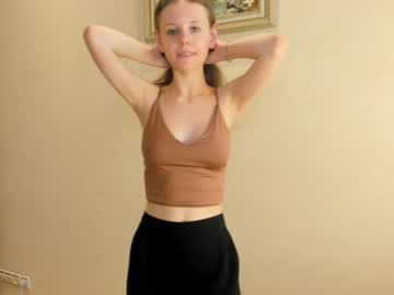 girl
        maryrogersa cam image #2247862