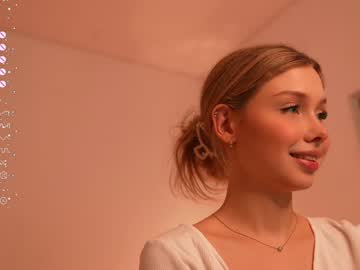 girl
        april_blush cam image #5756727