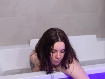 girl
        misty_sparks cam image #6523821
