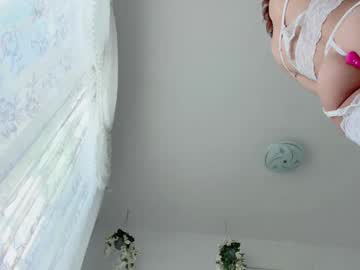 girl
        littlegreekflower cam image #6304441