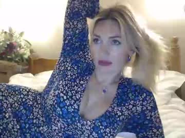 girl
        mallinia cam image #2854924