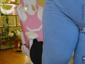 girl
        chery_lady22 cam image #5530844