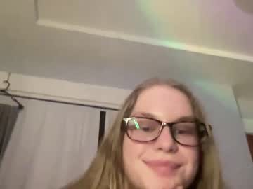 girl
        alexkelsey18 cam image #3763412