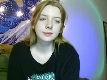 girl
        lillygoodgirl cam image #1887485