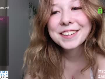 girl
        lottie_shine cam image #4062008