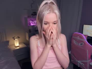girl
        winky_pink cam image #4681332