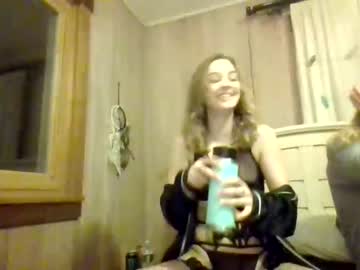 couple
        adrienna420 cam image #2880131
