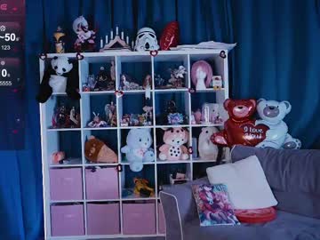 girl
        madnessalise cam image #6167188