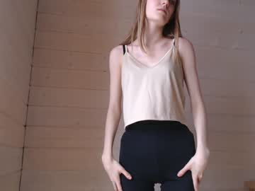 girl
        princess__aurora cam image #856134