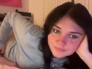 girl
        queencassidyy cam image #3640236