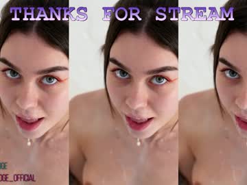 girl
        nika_lodge cam image #3666903