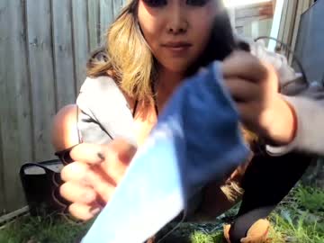 girl
        emosalt cam image #1457695