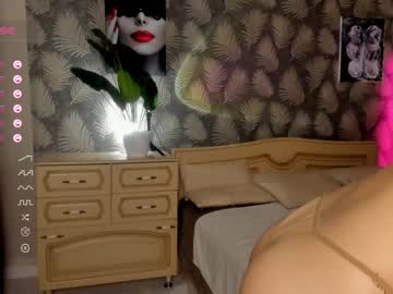 girl
        zarascarlett cam image #3388116