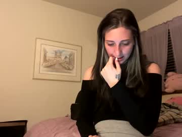 girl
        kittypurr79 cam image #5674824