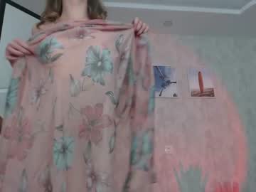 girl
        elli_harmon cam image #2804152