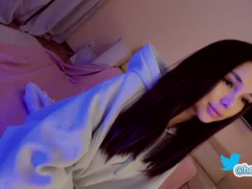 girl
        hollyextra cam image #139779
