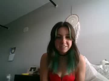 girl
        kittyclaws26 cam image #2092561