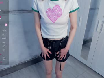 girl
        maureenbruster cam image #3927574