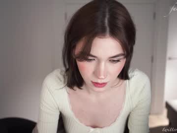 girl
        luna_ai cam image #5887269