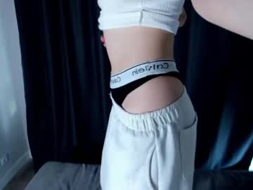 girl
        lucky_dreamer_girl cam image #4721901