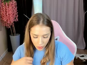 girl
        lori_blush cam image #4952209
