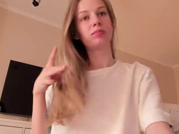 girl
        magic_couple13 cam image #6560937