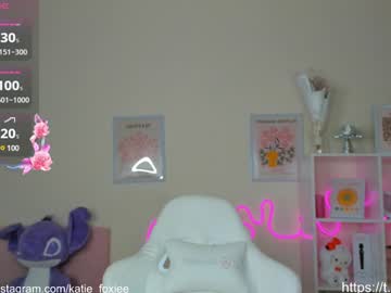 girl
        katiefoxie cam image #5503262