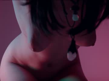 girl
        chaturbatable cam image #1615926
