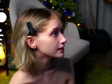 girl
        taitehambelton cam image #5766976