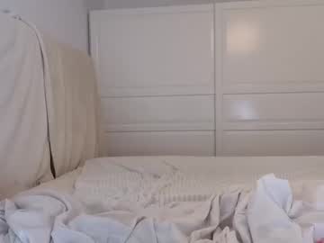 girl
        lilemilyy cam image #3151894