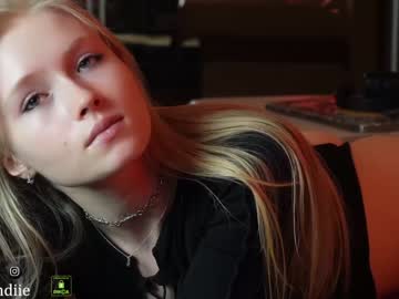 girl
        bestblondiiecb cam image #3450713