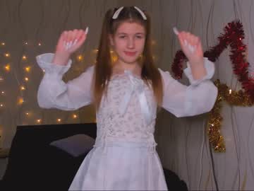 girl
        kylie_mine cam image #494219