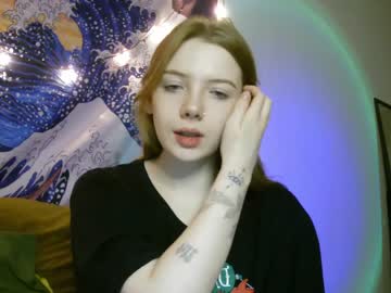 girl
        lillygoodgirl cam image #1887228