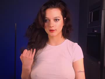 girl
        lorienn cam image #2915627