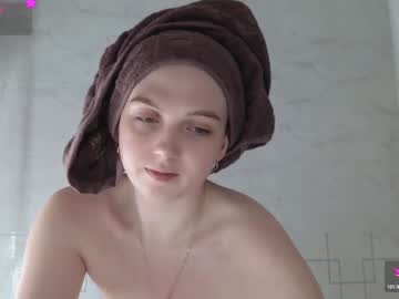 girl
        small_blondee cam image #6524413