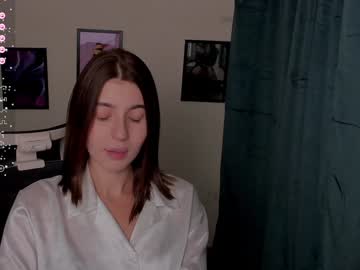 girl
        stacy_cy cam image #5172686