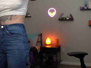 girl
        emma_ruby cam image #15012