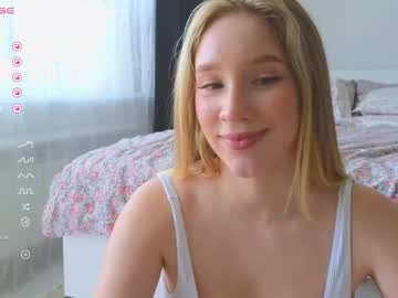 girl
        pink_rosee_ cam image #2305469
