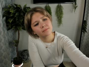 girl
        jettabayse cam image #3327941