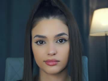 girl
        zarabeamer cam image #6800145