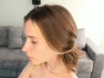 girl
        lynnatlee cam image #4267648