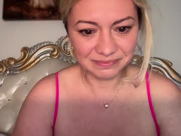 girl
        kiradivine cam image #6330660