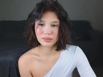 girl
        mia__lunaa cam image #4737449